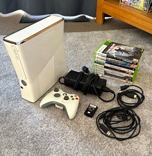 Microsoft xbox 360 slim - slim, gloss